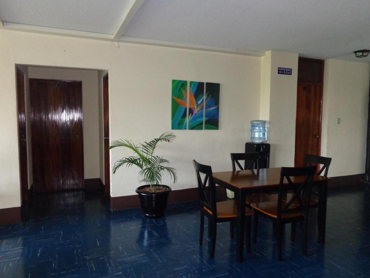 Hotel Dona Carmen Retalhuleu Exterior foto